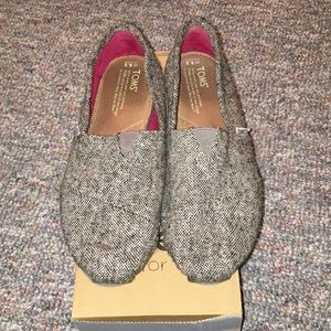 Gray Multi colored TOMS